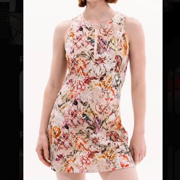 Foray Golf Dress - Picture 2 of 4